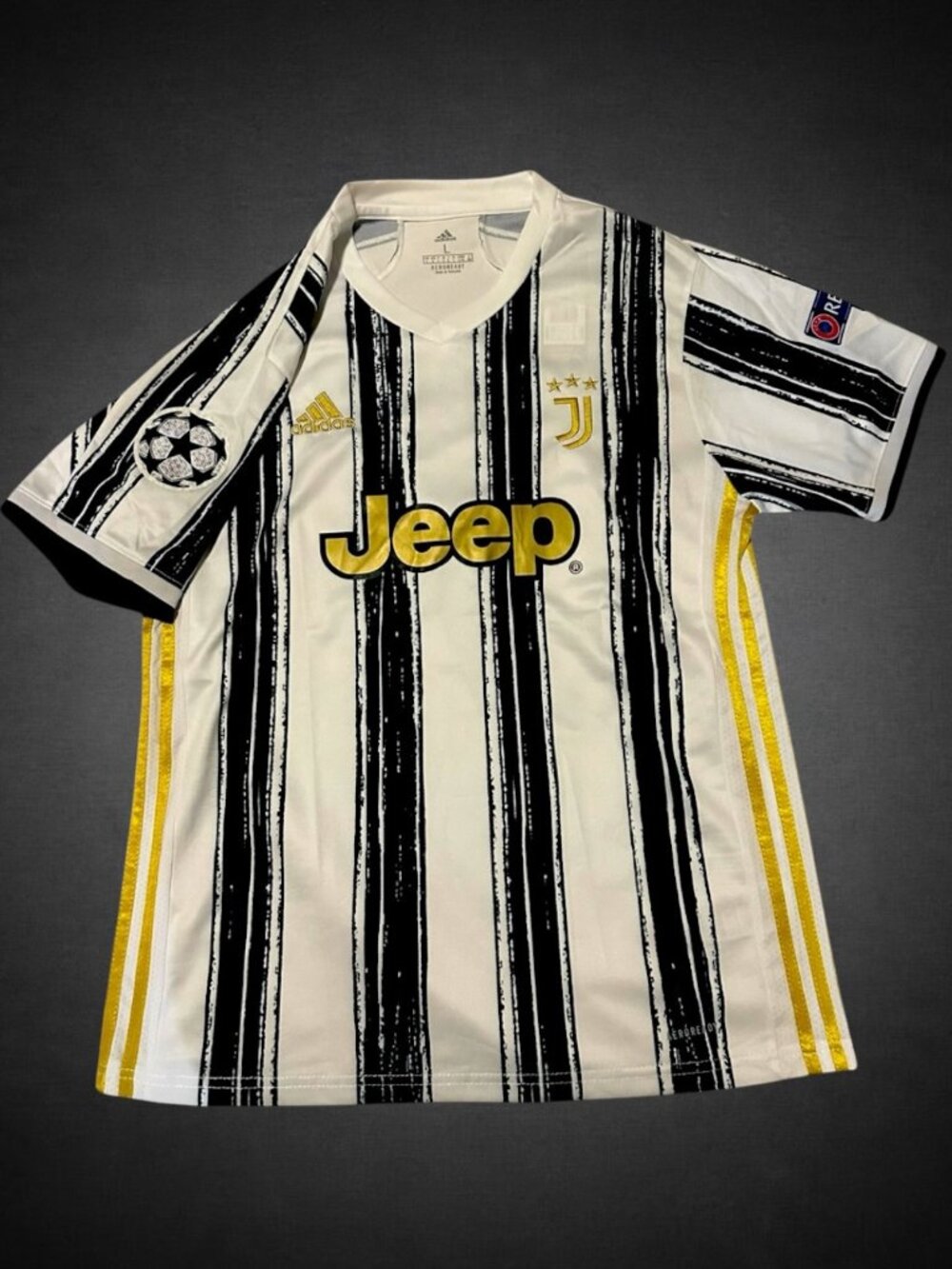 2020/21 retro juventus home kit. Cristiano Ronaldo CR7 soccer football jersey.